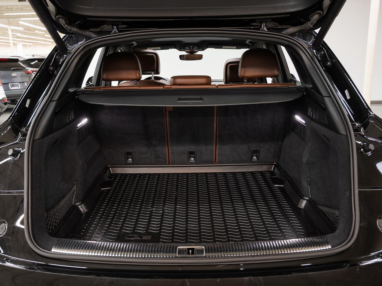 2020 Audi Q5 TECHNIK AWD | Nav | Pano roof | Leather | CarPlay Photo