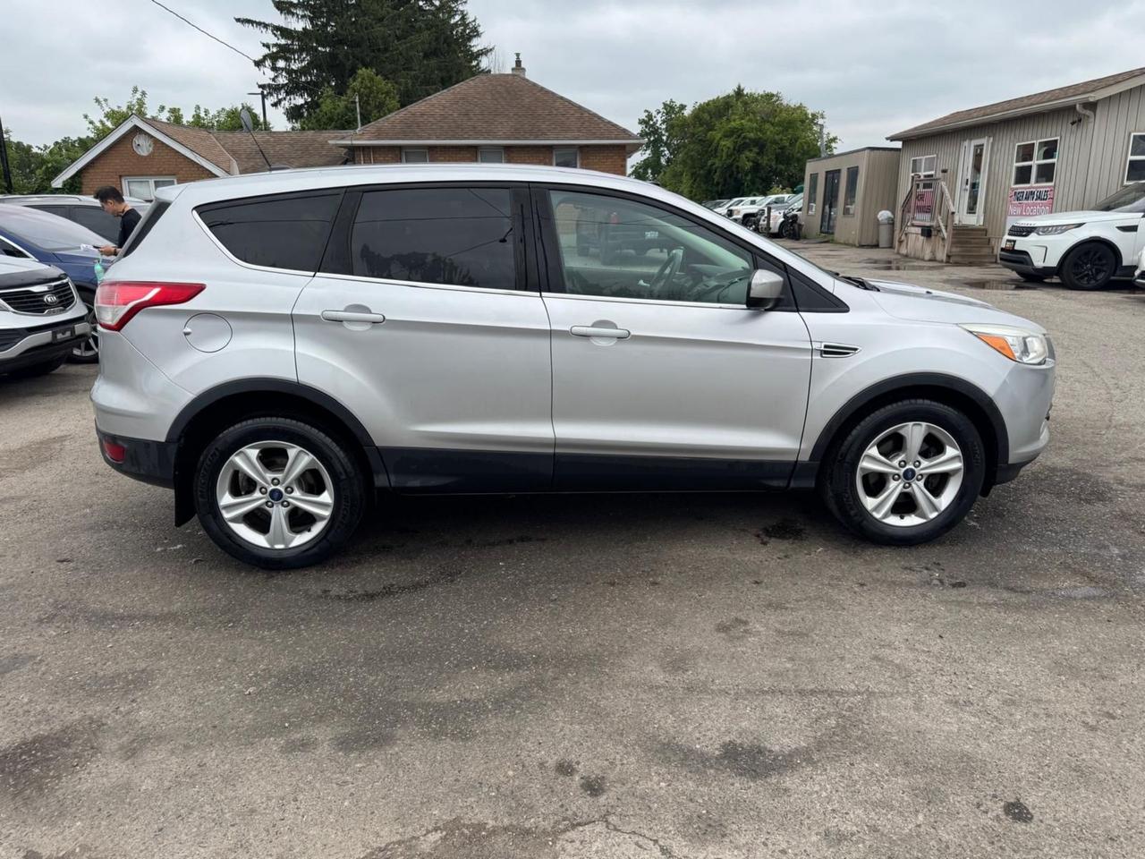 2015 Ford Escape SE, ALLOYS, ONLY 172KMS, 4 CYLINDER, AUTO, CERT Photo
