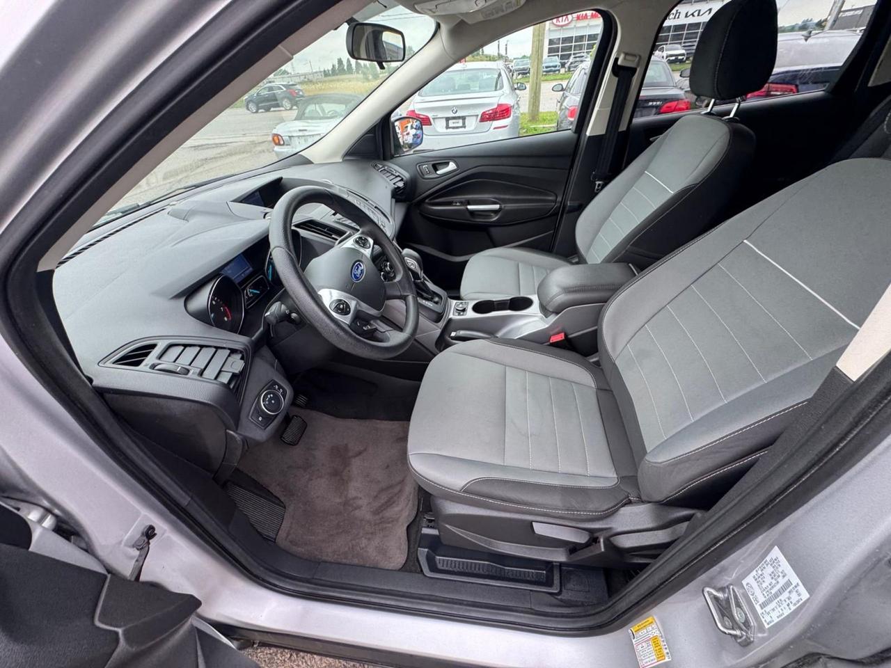 2015 Ford Escape SE, ALLOYS, ONLY 172KMS, 4 CYLINDER, AUTO, CERT Photo
