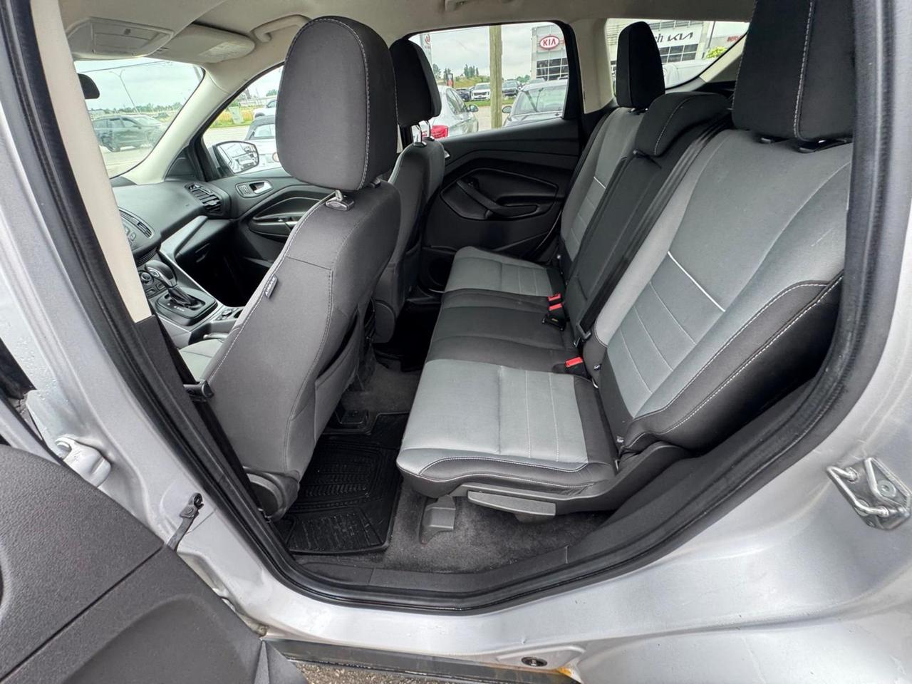 2015 Ford Escape SE, ALLOYS, ONLY 172KMS, 4 CYLINDER, AUTO, CERT Photo
