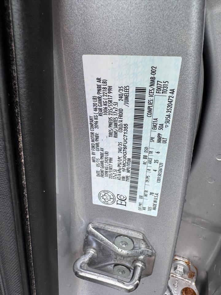 2015 Ford Escape SE, ALLOYS, ONLY 172KMS, 4 CYLINDER, AUTO, CERT Photo