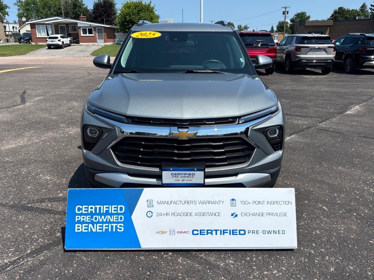 Used 2025 Chevrolet TrailBlazer LT Used 2025 5 Passenger Small AWD SUV with Heated Front Seats, Heated Steering Wheel and a 11 Diagonal Touchscreen Radio with Wireless Apple CarPlay and Wireless Android Auto for sale in Renfrew, ON