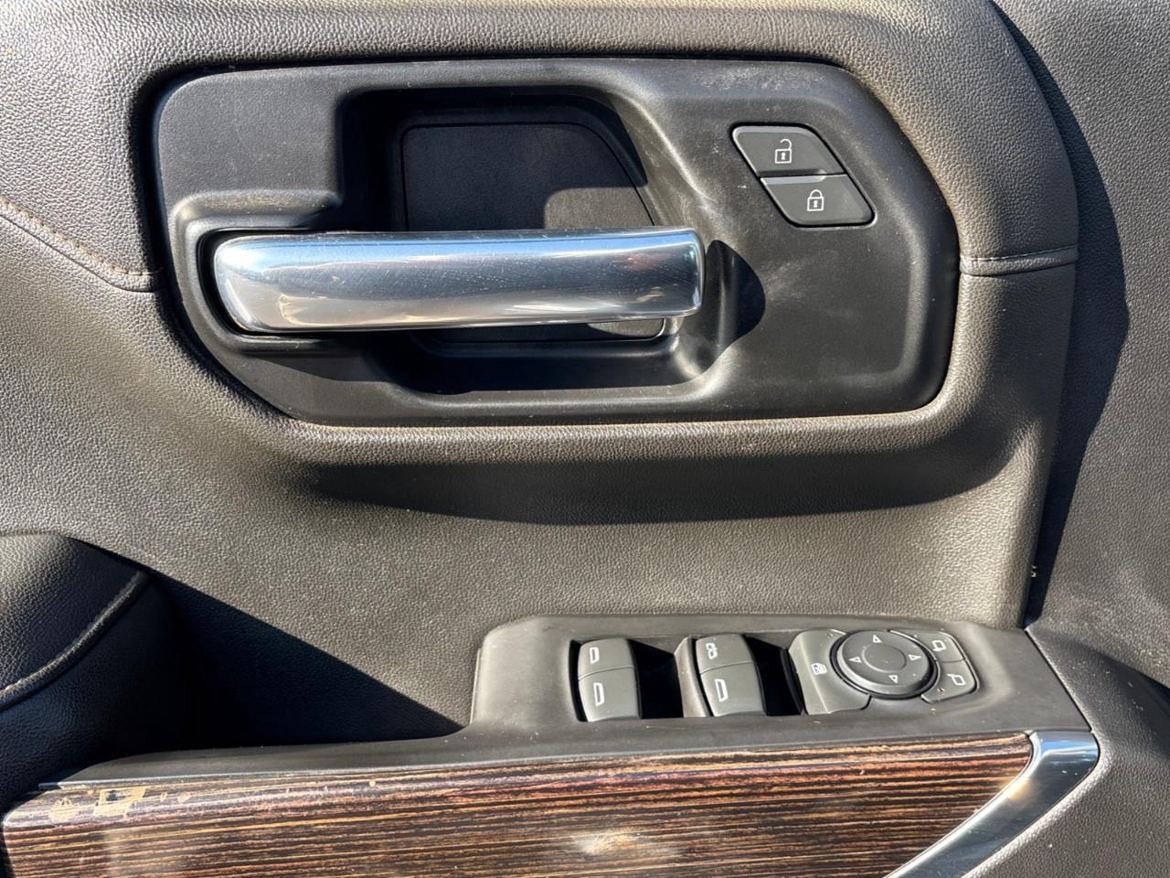 2020 GMC Sierra 1500 Elevation Used 5 Passenger Double Cab 6.6ft Box 4X4 V8 Truck with Heated Front Seats, Heated Steering Wheel and 8 Colour Touchscreen Radio with Apple CarPlay, Android Auto and a Bose Speaker System Photo