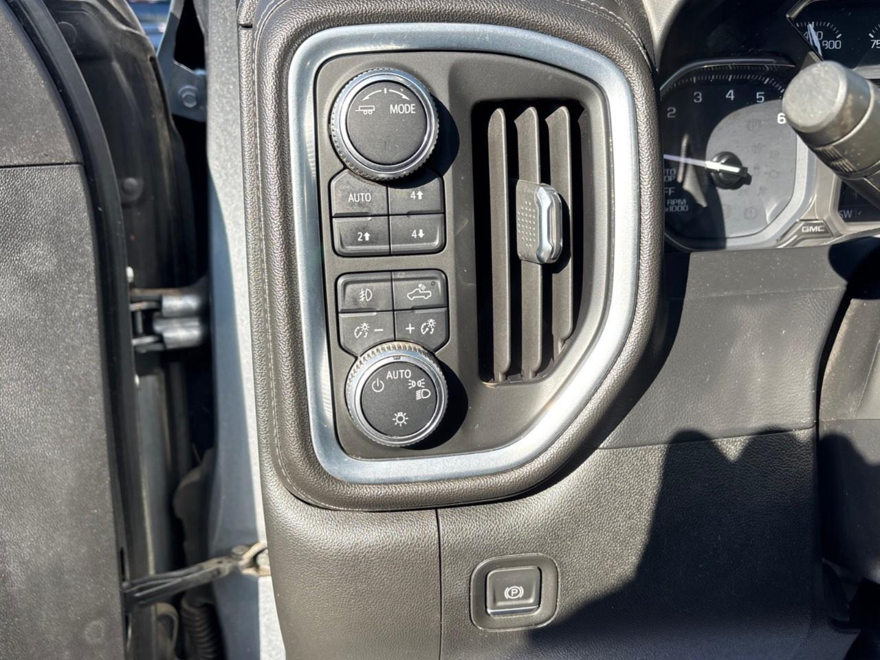 2020 GMC Sierra 1500 Elevation Used 5 Passenger Double Cab 6.6ft Box 4X4 V8 Truck with Heated Front Seats, Heated Steering Wheel and 8 Colour Touchscreen Radio with Apple CarPlay, Android Auto and a Bose Speaker System Photo