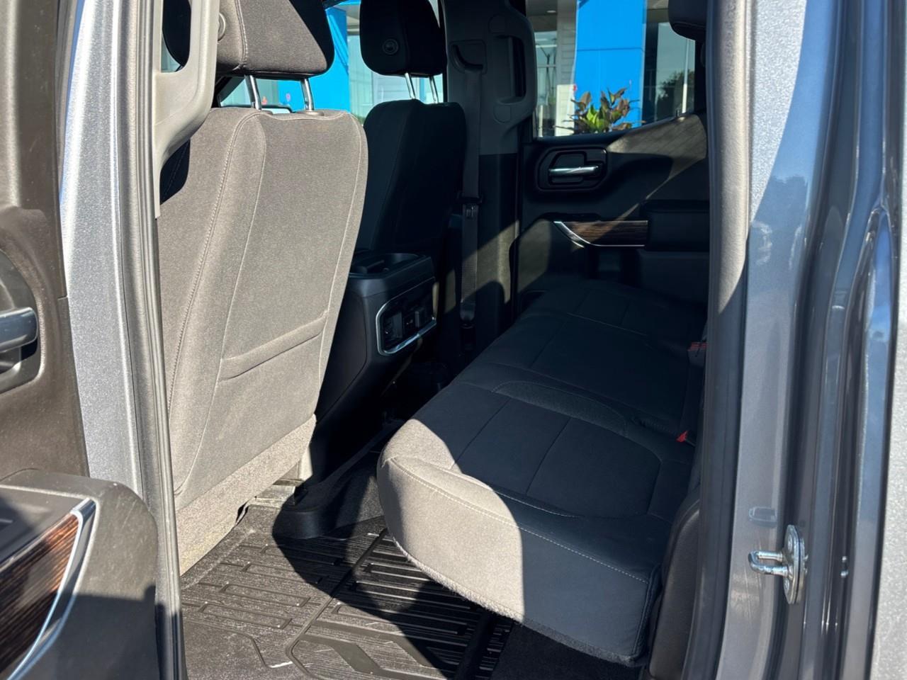 2020 GMC Sierra 1500 Elevation Used 5 Passenger Double Cab 6.6ft Box 4X4 V8 Truck with Heated Front Seats, Heated Steering Wheel and 8 Colour Touchscreen Radio with Apple CarPlay, Android Auto and a Bose Speaker System Photo