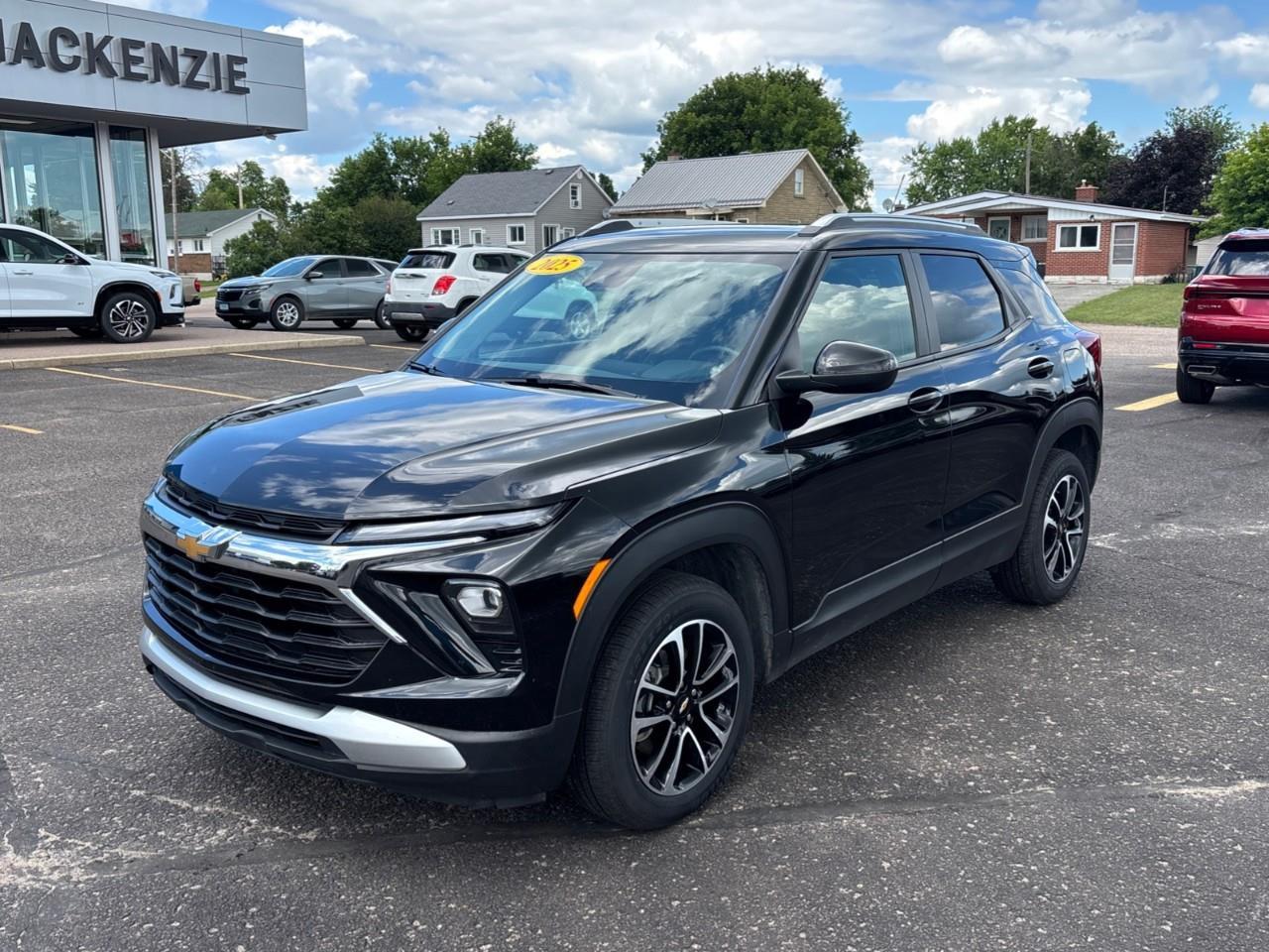 2025 Chevrolet TrailBlazer LT Used 2025 5 Passenger Small AWD SUV with Heated Front Seats, Heated Steering Wheel and a 11 Diagonal Touchscreen Radio with Wireless Apple CarPlay and Wireless Android Auto Photo