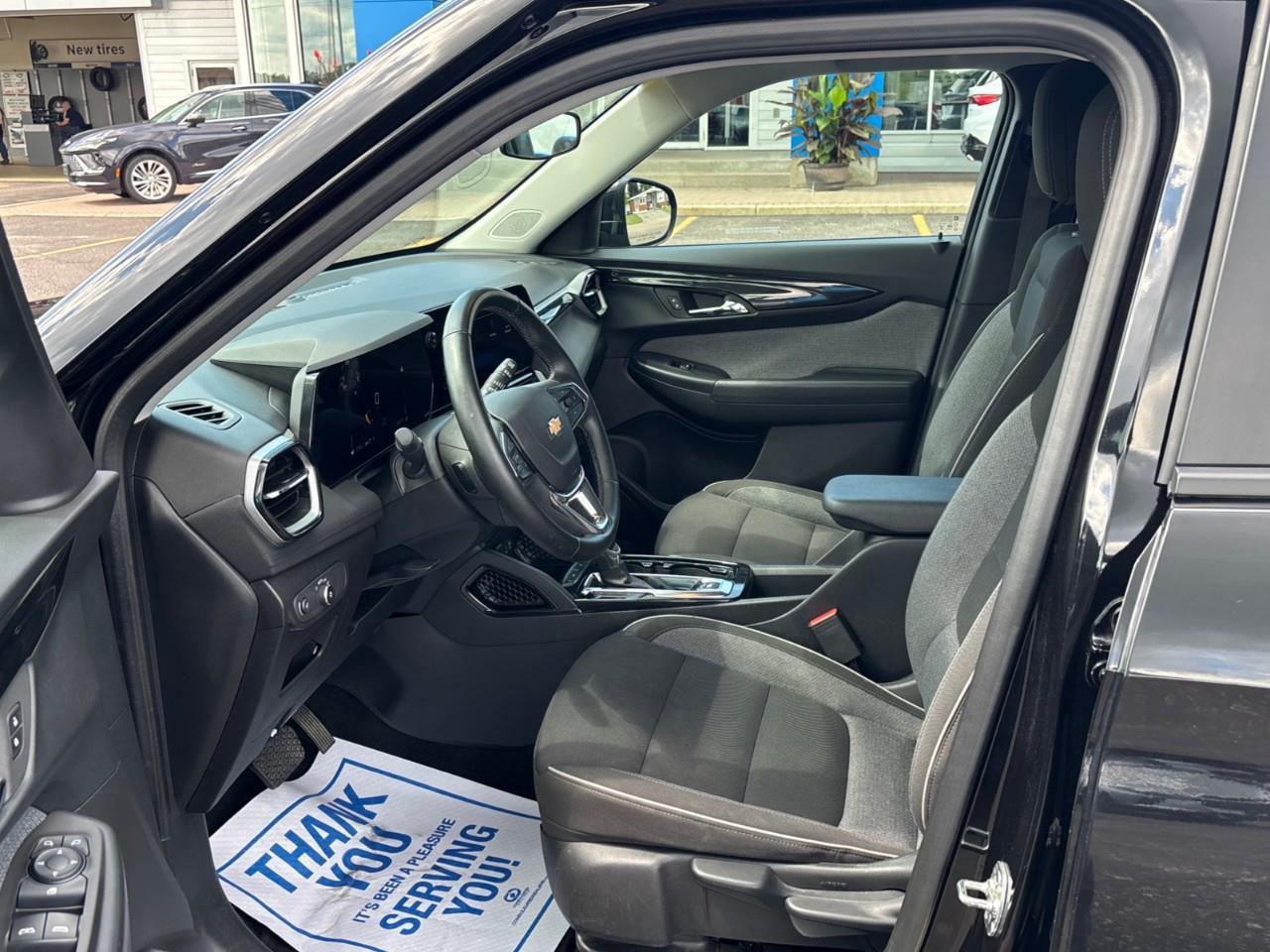 2025 Chevrolet TrailBlazer LT Used 2025 5 Passenger Small AWD SUV with Heated Front Seats, Heated Steering Wheel and a 11 Diagonal Touchscreen Radio with Wireless Apple CarPlay and Wireless Android Auto Photo