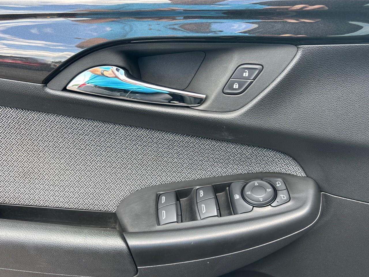 2025 Chevrolet TrailBlazer LT Used 2025 5 Passenger Small AWD SUV with Heated Front Seats, Heated Steering Wheel and a 11 Diagonal Touchscreen Radio with Wireless Apple CarPlay and Wireless Android Auto Photo