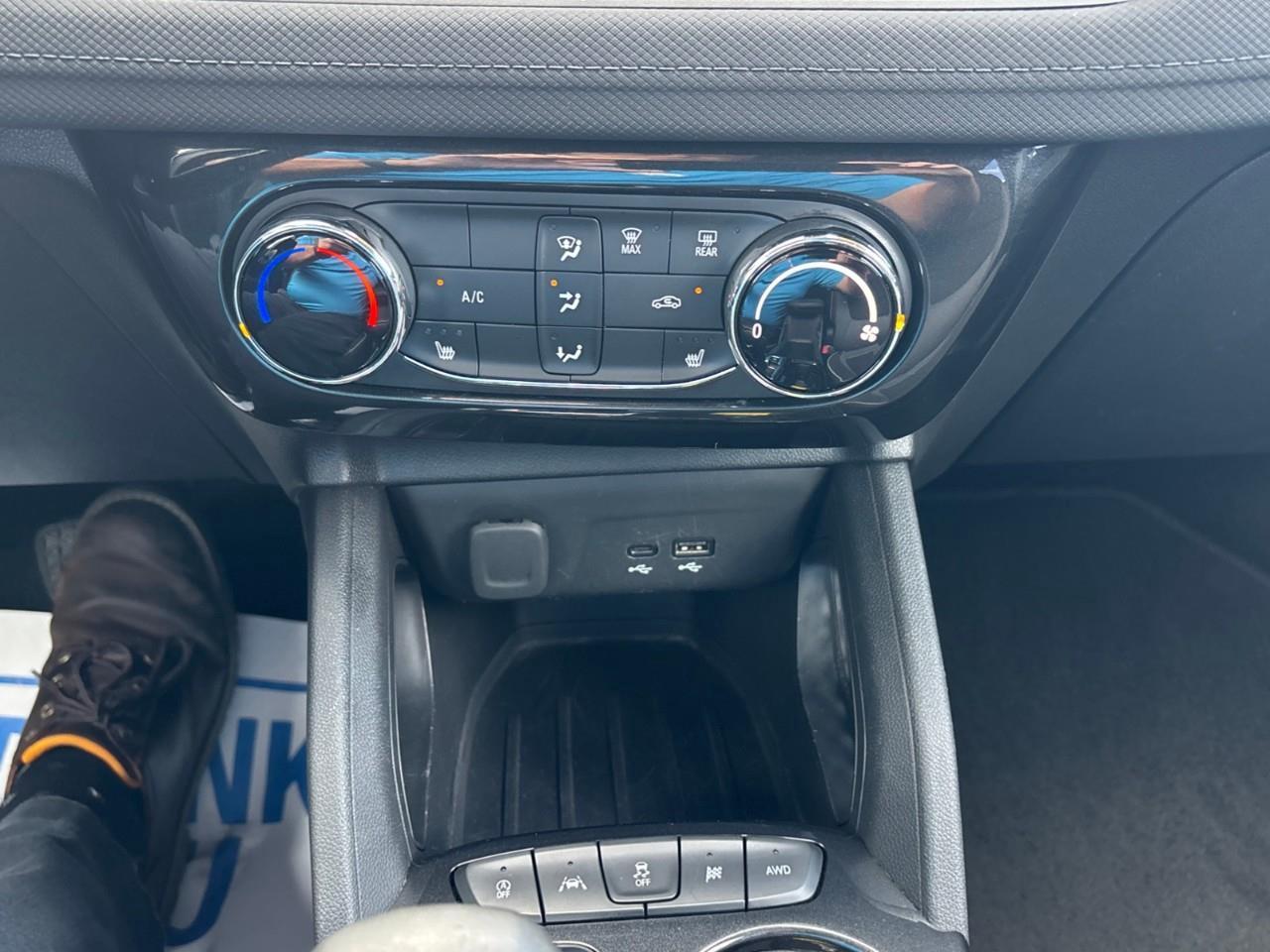 2025 Chevrolet TrailBlazer LT Used 2025 5 Passenger Small AWD SUV with Heated Front Seats, Heated Steering Wheel and a 11 Diagonal Touchscreen Radio with Wireless Apple CarPlay and Wireless Android Auto Photo