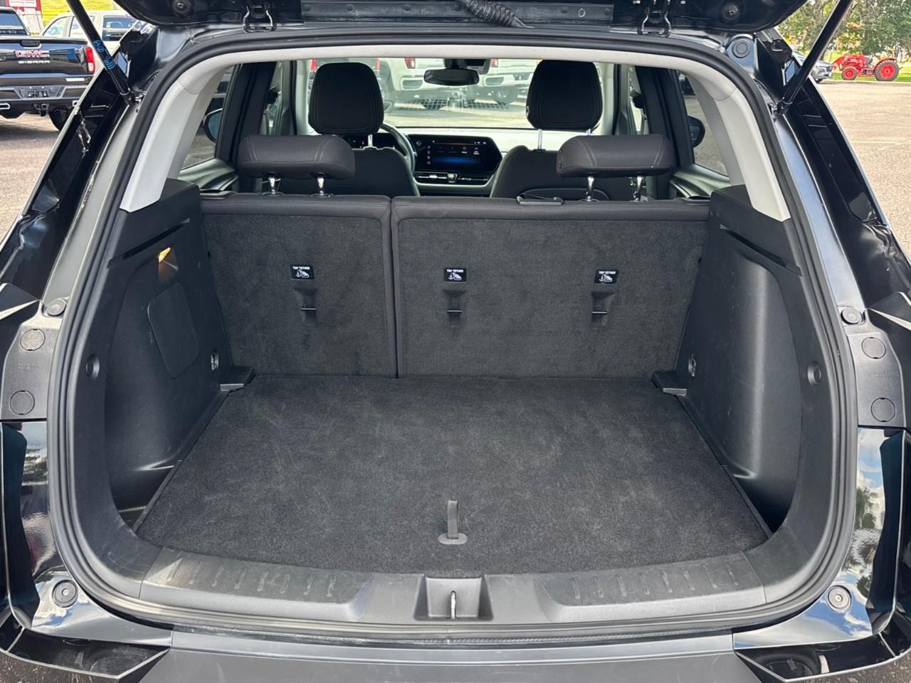 2025 Chevrolet TrailBlazer LT Used 2025 5 Passenger Small AWD SUV with Heated Front Seats, Heated Steering Wheel and a 11 Diagonal Touchscreen Radio with Wireless Apple CarPlay and Wireless Android Auto Photo