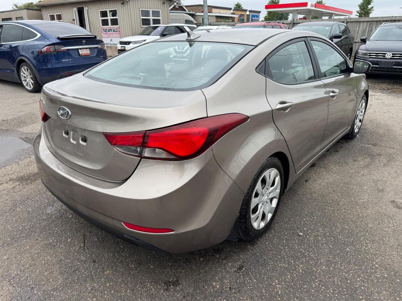 2015 Hyundai Elantra GL, SEDAN, AUTO, 4 CYL, GREAT ON FUEL, CERTIFIED Photo