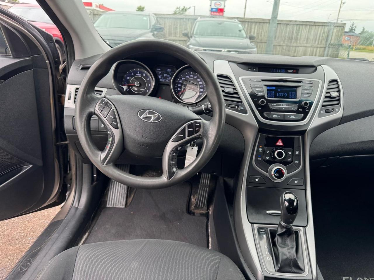 2015 Hyundai Elantra GL, SEDAN, AUTO, 4 CYL, GREAT ON FUEL, CERTIFIED Photo