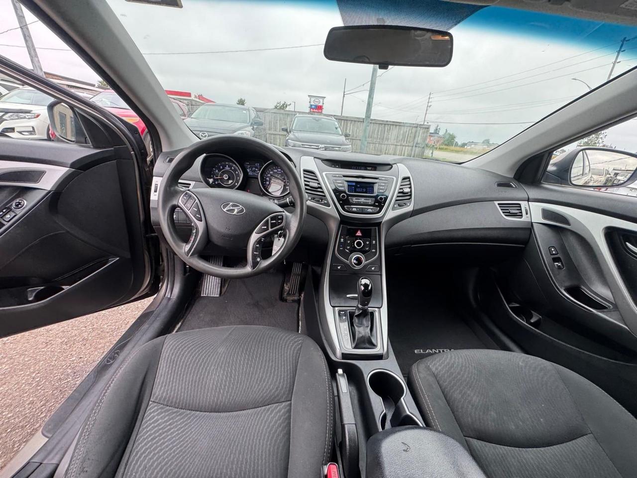 2015 Hyundai Elantra GL, SEDAN, AUTO, 4 CYL, GREAT ON FUEL, CERTIFIED Photo