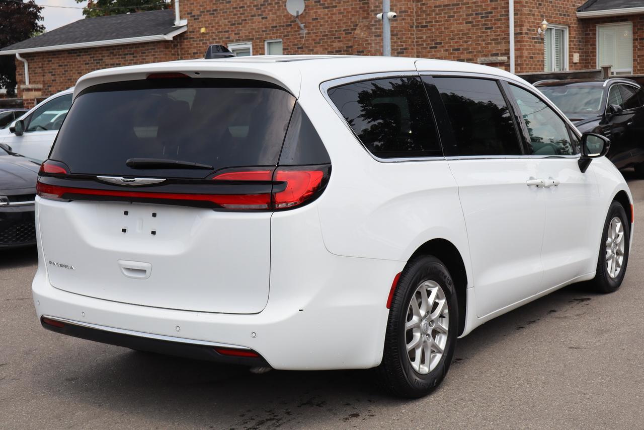 2025 Chrysler Pacifica Select FWD Photo