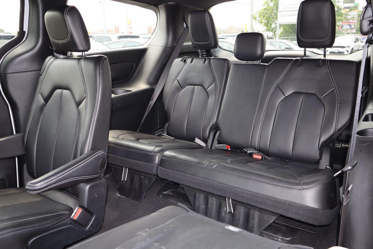 2025 Chrysler Pacifica Select FWD Photo