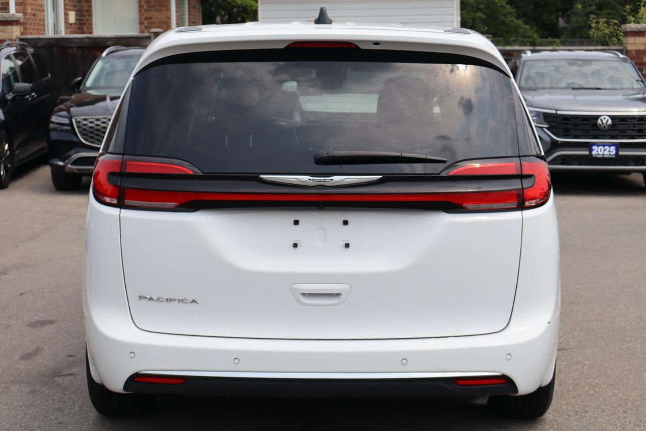 2025 Chrysler Pacifica Select FWD Photo