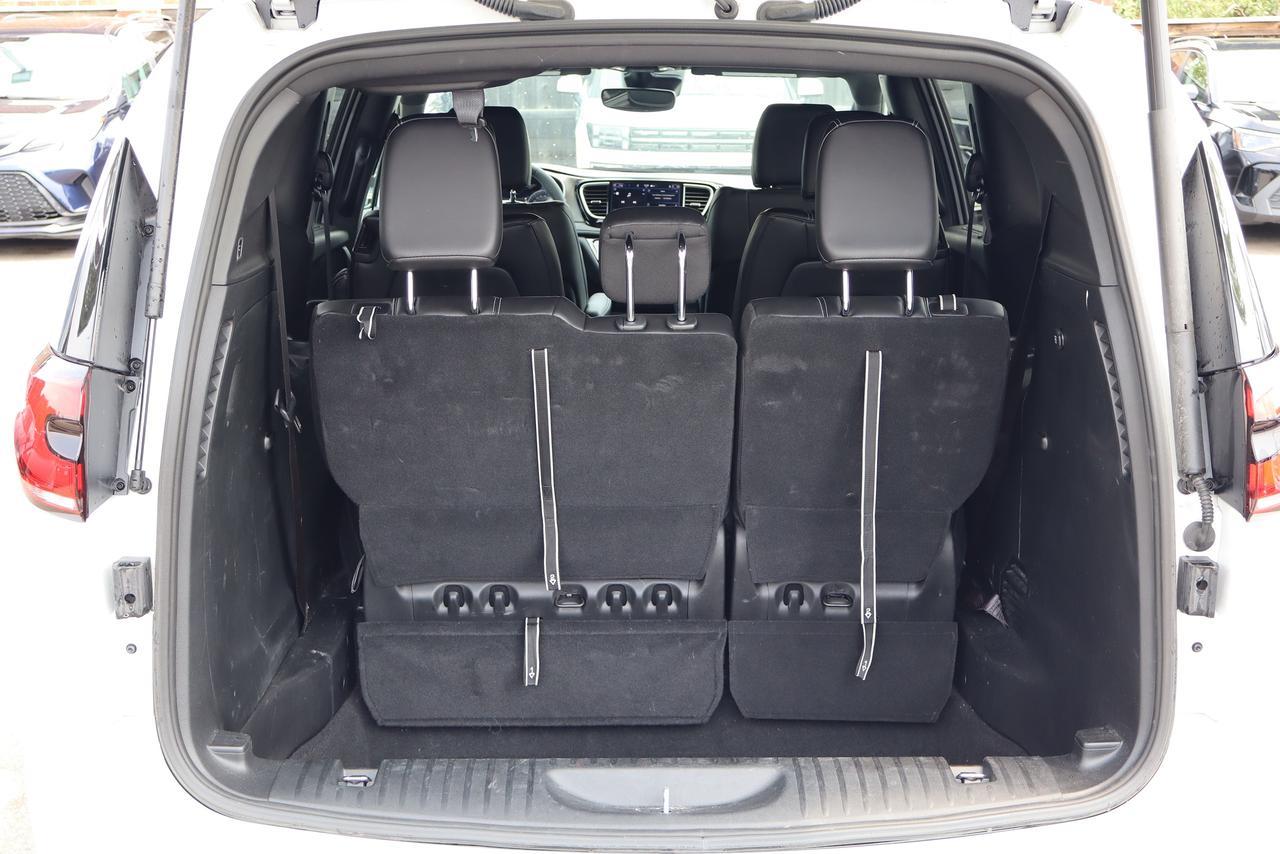 2025 Chrysler Pacifica Select FWD Photo