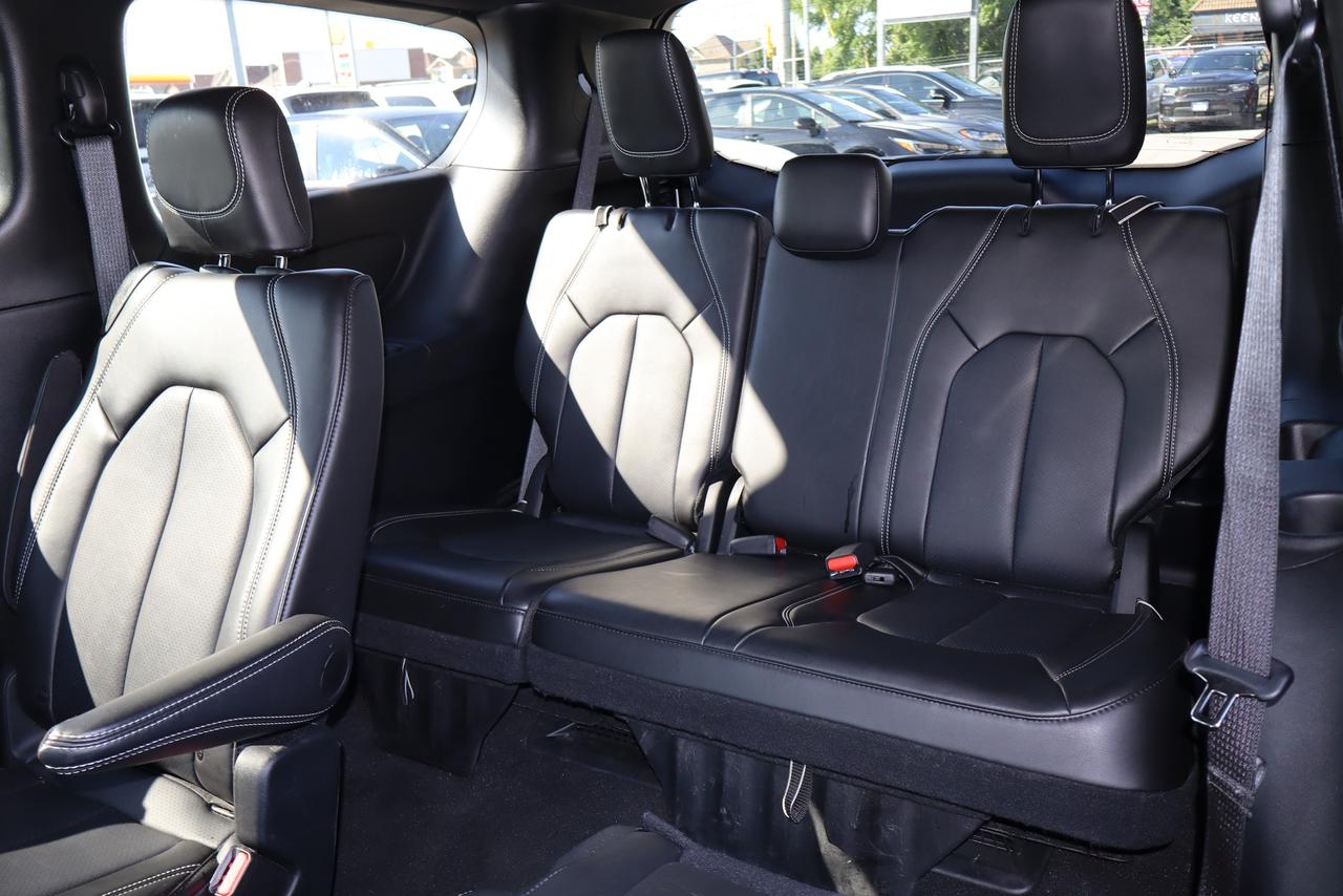 2025 Chrysler Pacifica Select FWD Photo