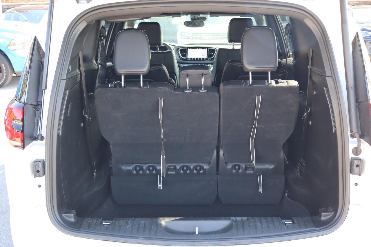 2025 Chrysler Pacifica Select FWD Photo