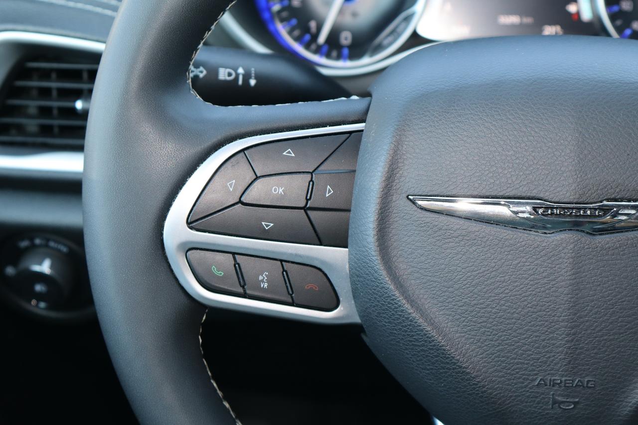 2025 Chrysler Pacifica Select FWD Photo