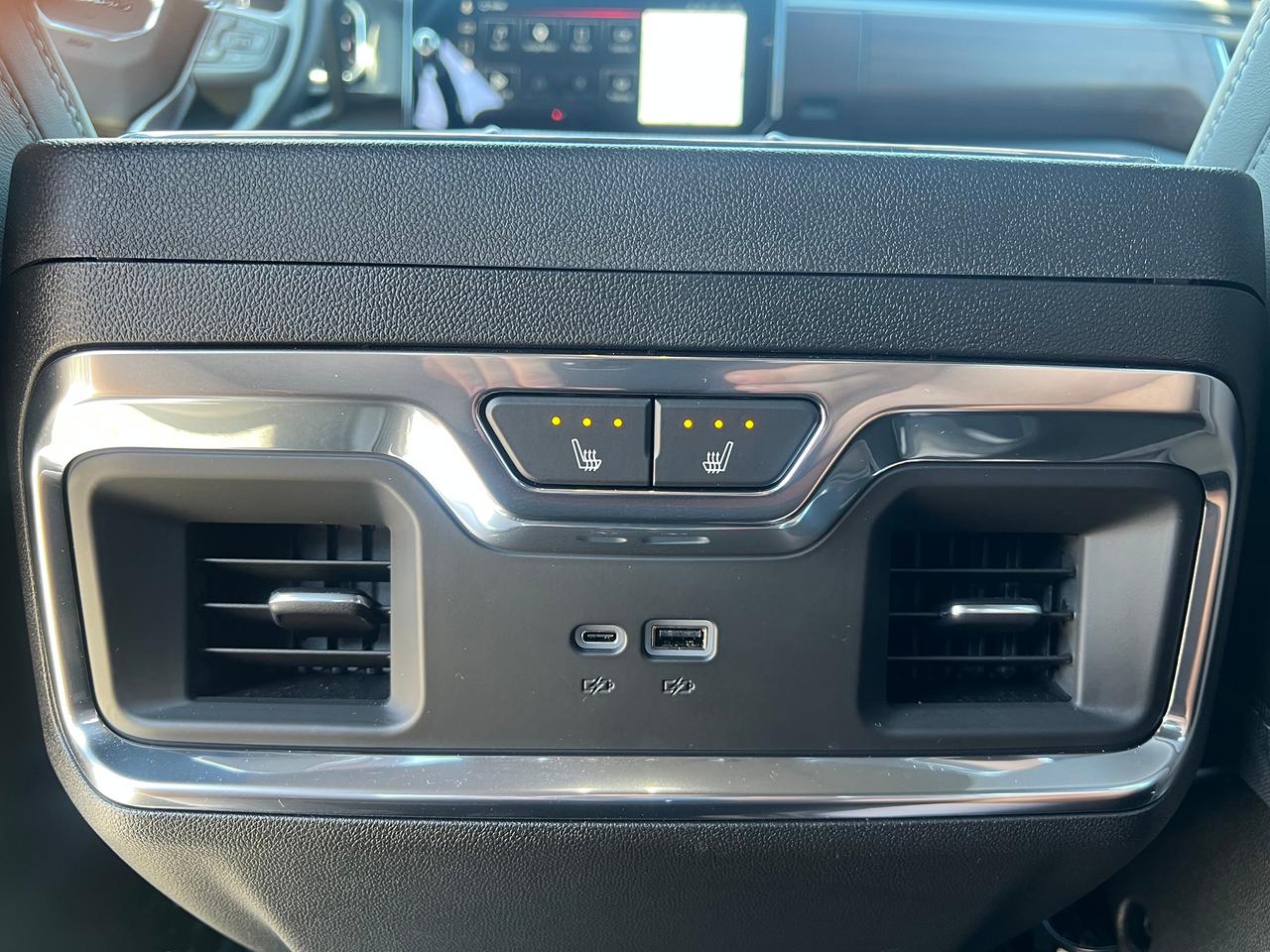 2026 GMC Sierra 3500 Denali ULTIMATE Photo