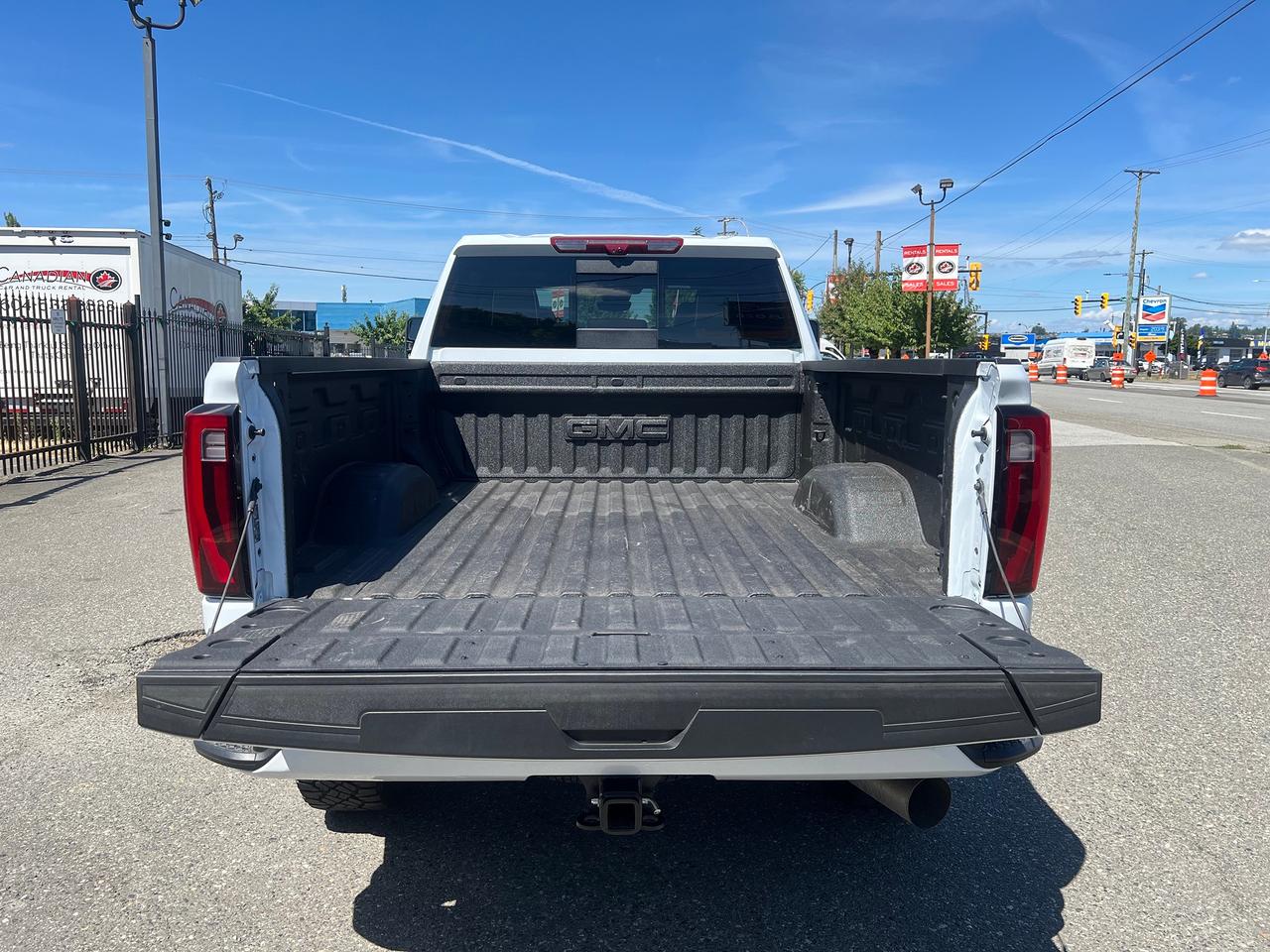 2026 GMC Sierra 3500 Denali ULTIMATE Photo