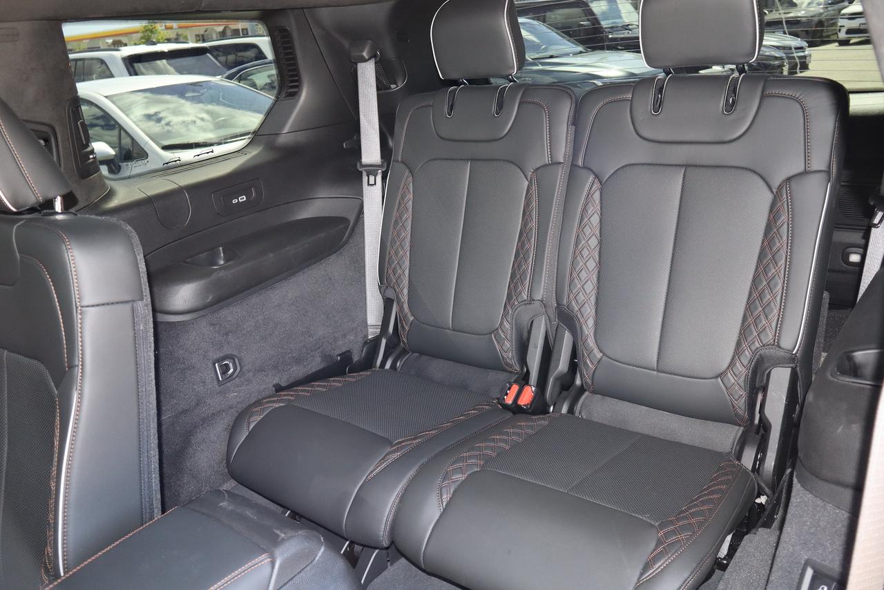 2023 Jeep Grand Cherokee Summit Reserve 4x4 6 Passnger Photo