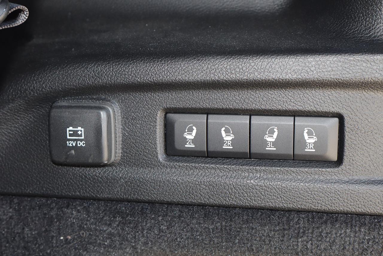2023 Jeep Grand Cherokee Summit Reserve 4x4 6 Passnger Photo