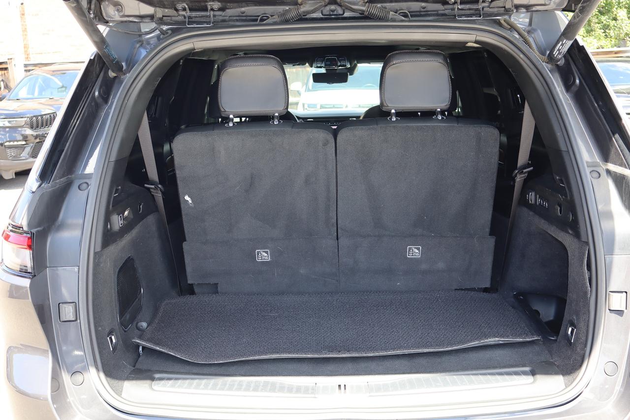 2023 Jeep Grand Cherokee Summit Reserve 4x4 6 Passnger Photo