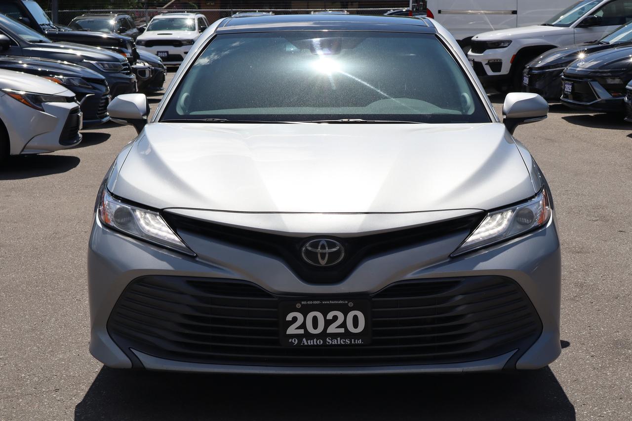 2020 Toyota Camry XLE Photo