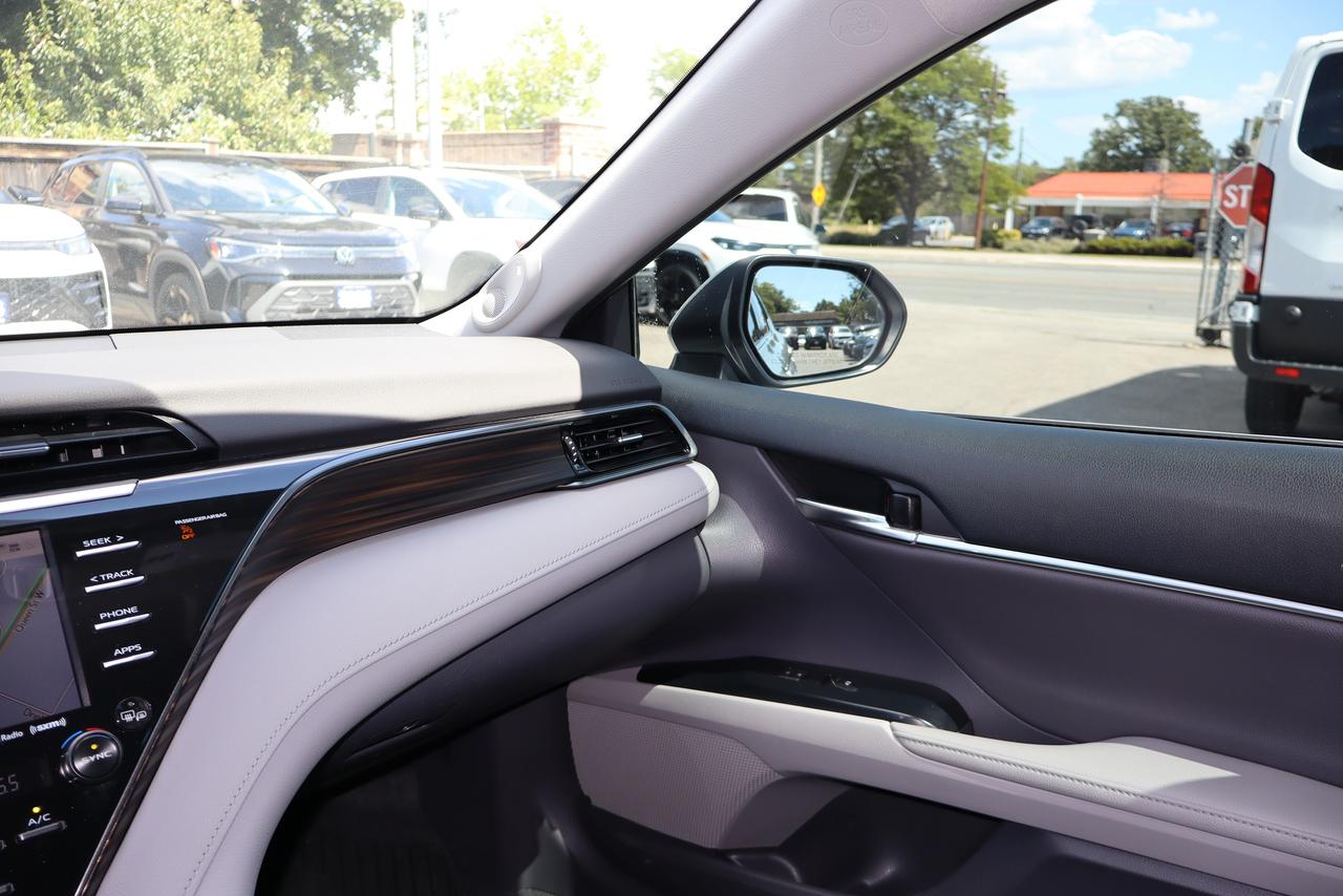 2020 Toyota Camry XLE Photo