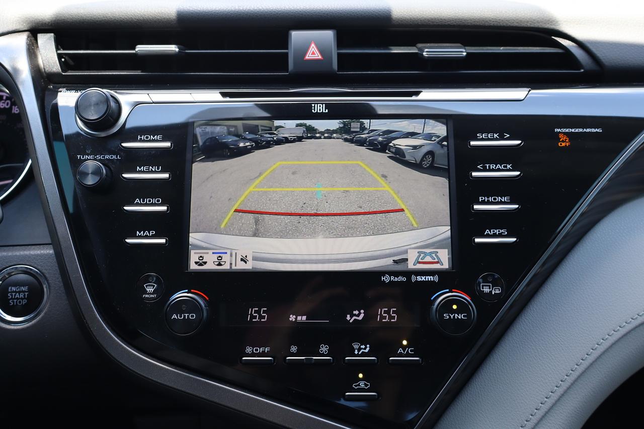 2020 Toyota Camry XLE Photo