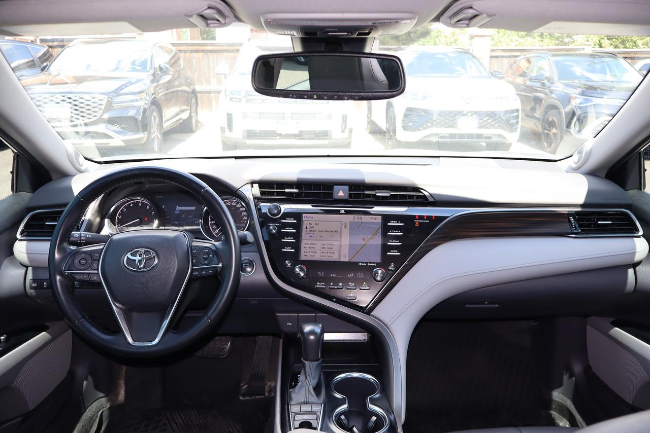 2020 Toyota Camry XLE Photo