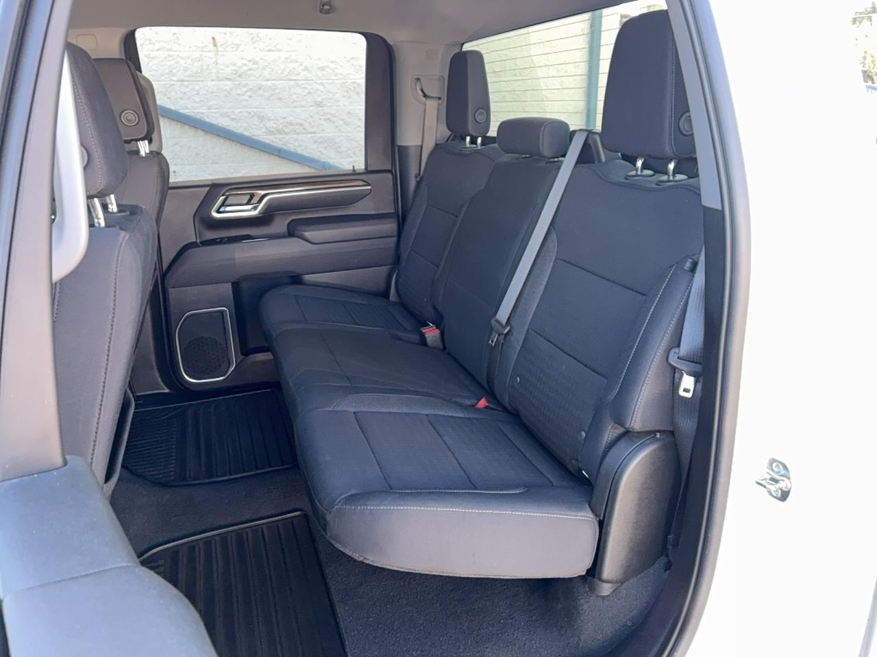 2025 Chevrolet Silverado 2500 LT 4WD CrewCab 6.6L8cylDiesel 6'7"Box HeatedSeats Photo
