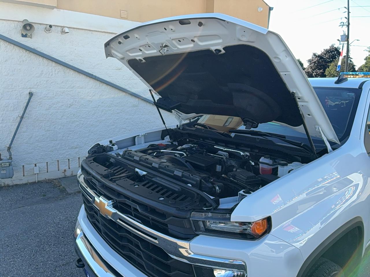 2025 Chevrolet Silverado 2500 LT 4WD CrewCab 6.6L8cylDiesel 6'7"Box HeatedSeats Photo