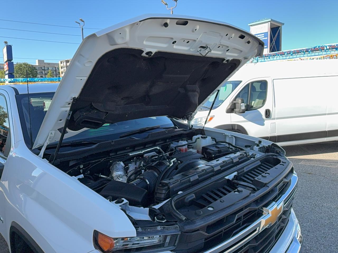 2025 Chevrolet Silverado 2500 LT 4WD CrewCab 6.6L8cylDiesel 6'7"Box HeatedSeats Photo