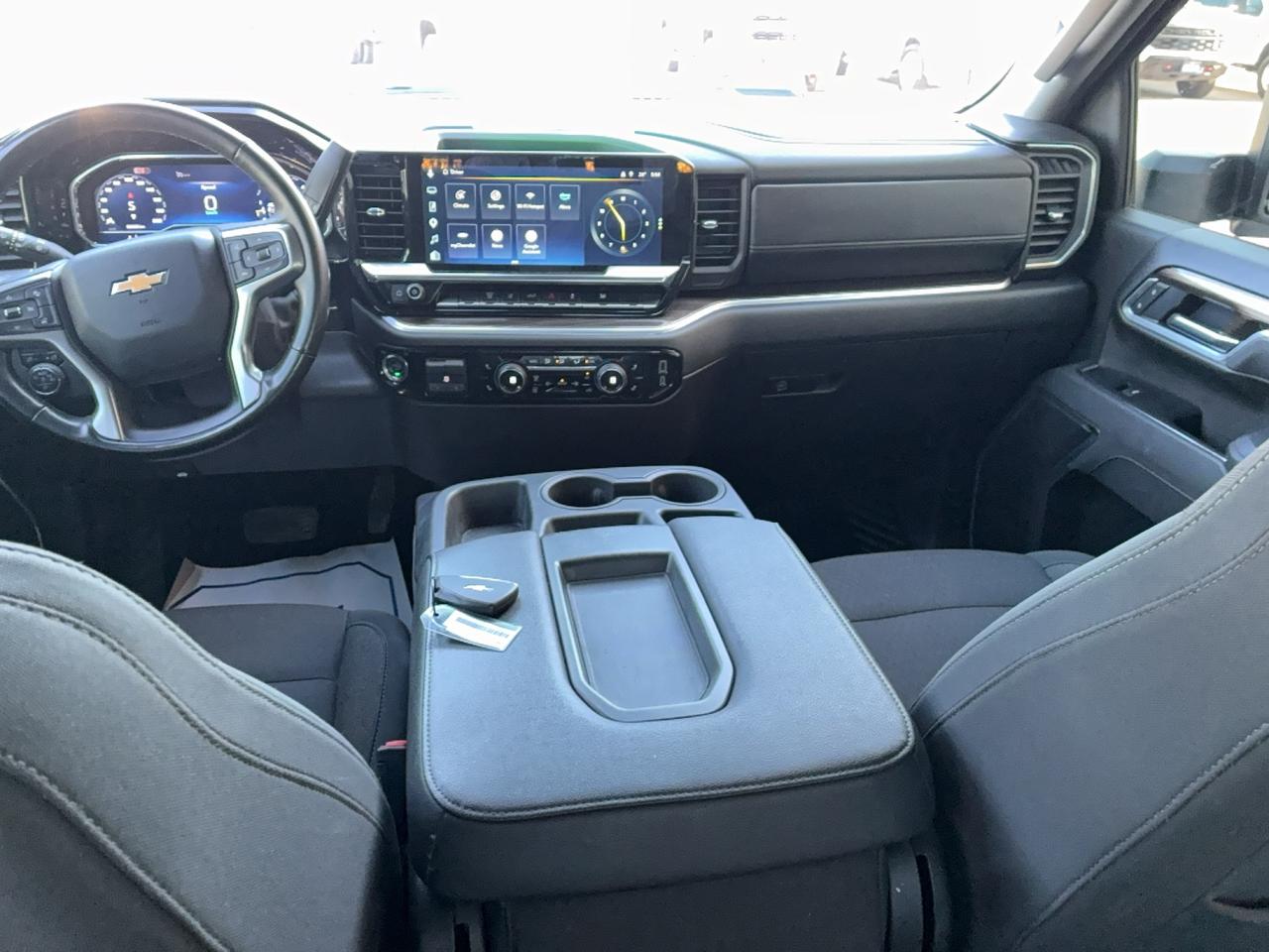 2025 Chevrolet Silverado 2500 LT 4WD CrewCab 6.6L8cylDiesel 6'7"Box HeatedSeats Photo