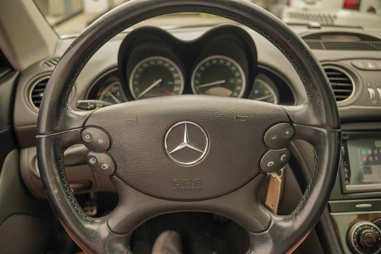 2005 Mercedes-Benz SL-Class SL 500 Photo