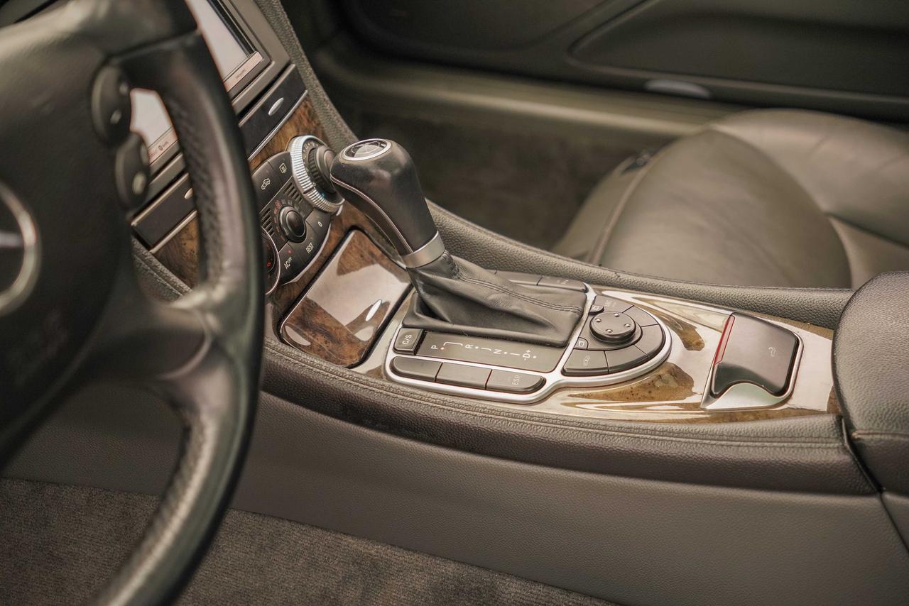2005 Mercedes-Benz SL-Class SL 500 Photo