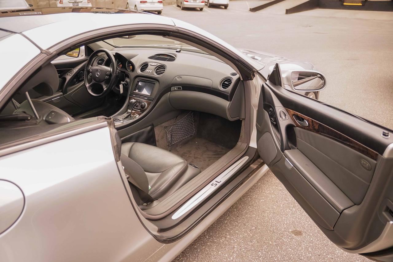 2005 Mercedes-Benz SL-Class SL 500 Photo