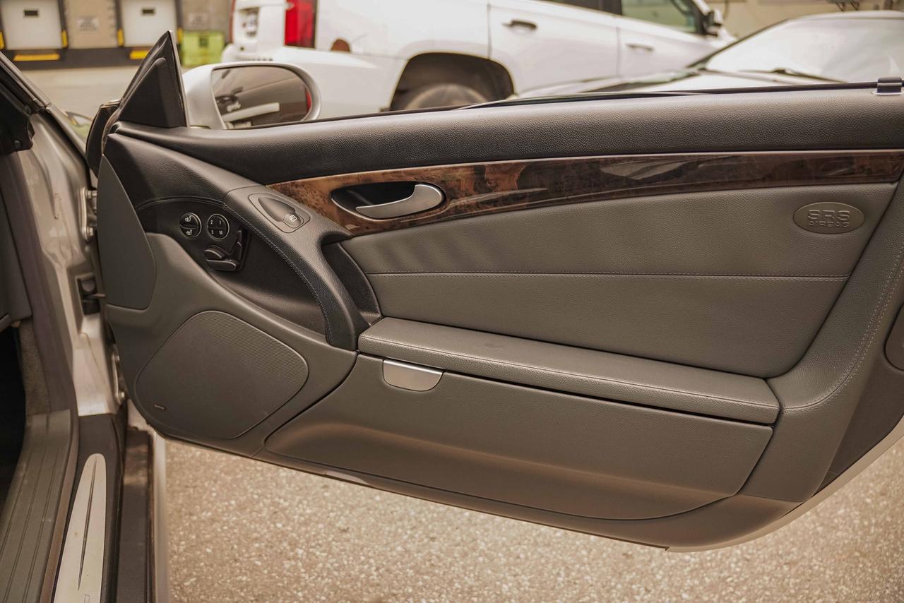 2005 Mercedes-Benz SL-Class SL 500 Photo