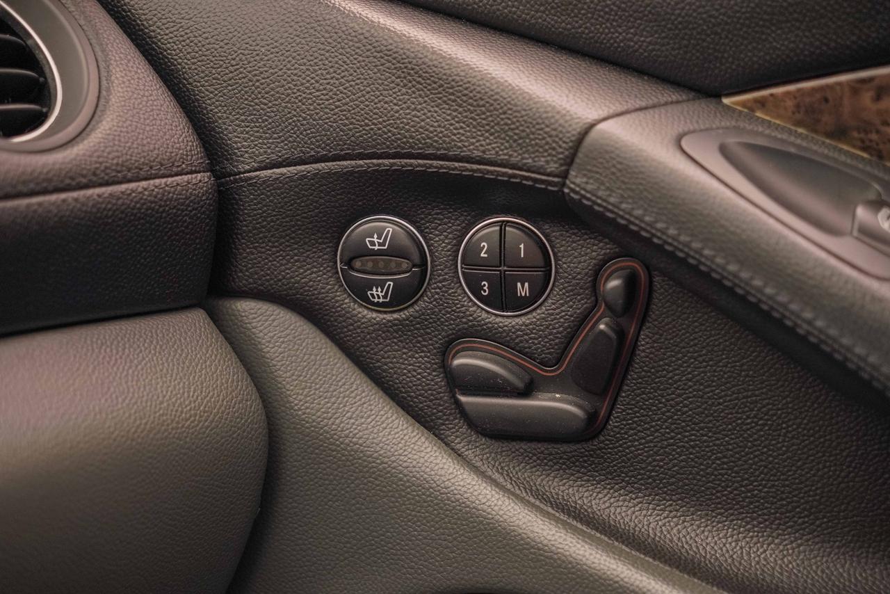 2005 Mercedes-Benz SL-Class SL 500 Photo