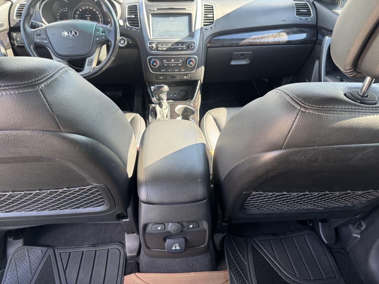 2015 Kia Sorento SX Photo
