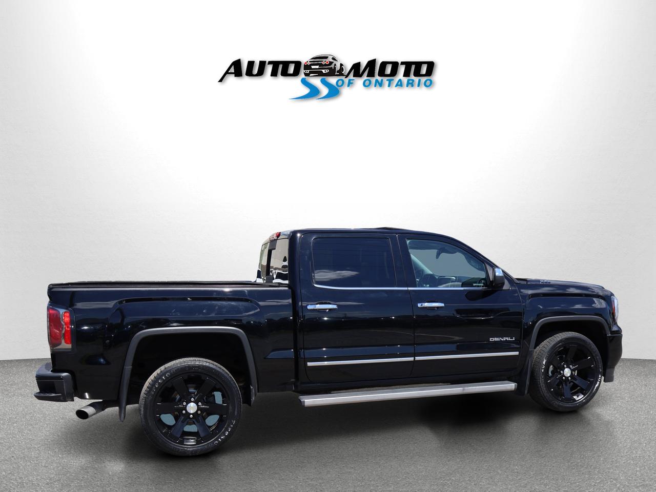 2018 GMC Sierra 1500 V8 DENALI CREW 4WD CERTIFIED CAMERA NAV BLUETOOTH LEATHER HEATED SEATS SUNROOF CRUISE ALLOYS Photo