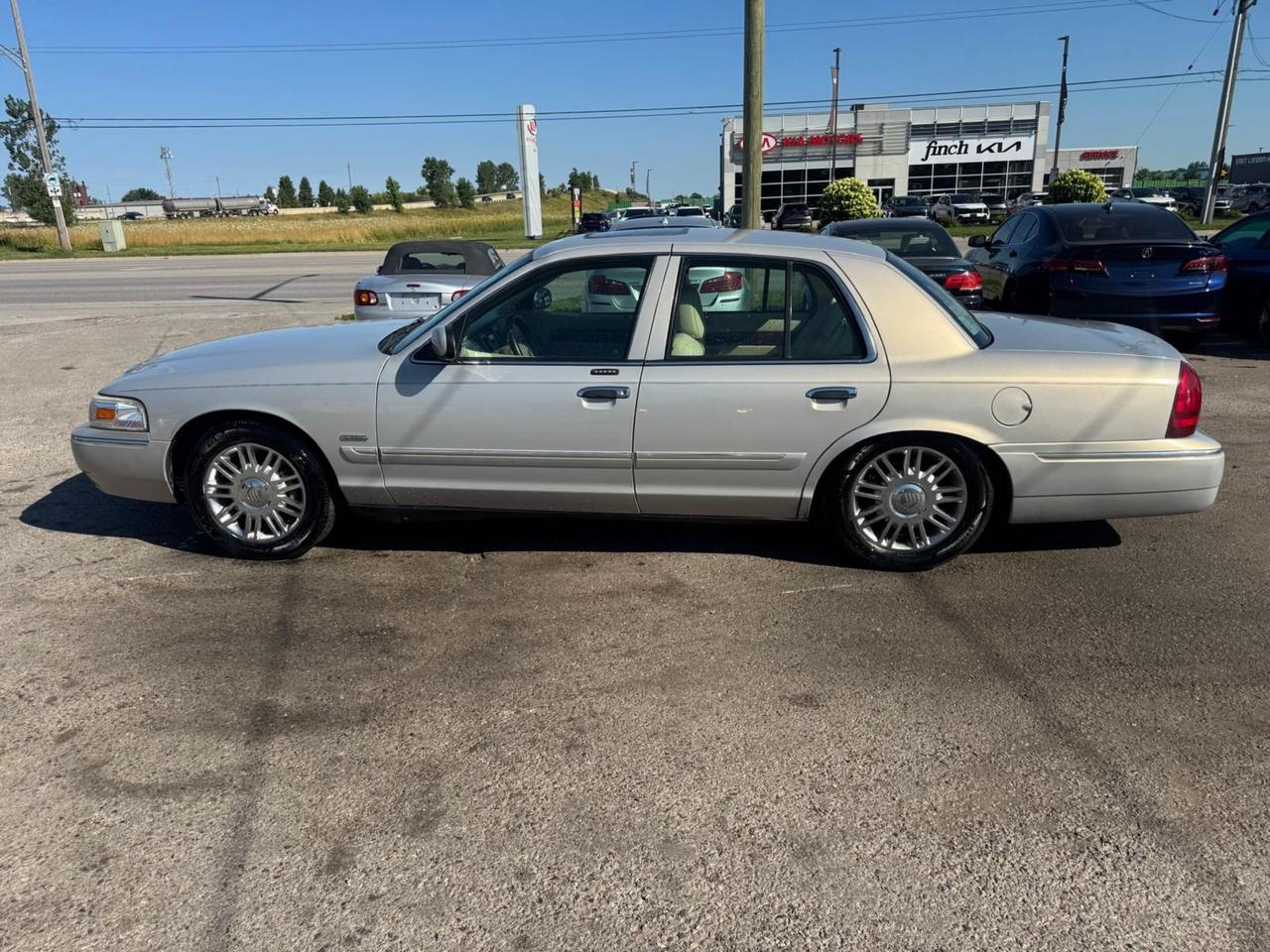 2008 Mercury Grand Marquis LS ULTIMATE, WELL MAINTED, RUNS WELL, AS IS Photo