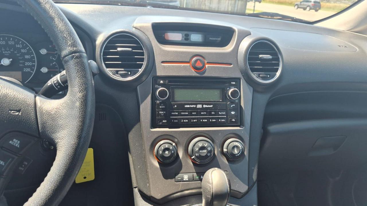 2012 Kia Rondo EX, 4 CYLINER, ONLY 95KMS, AUTO, ALLOYS, CERTIFIED Photo