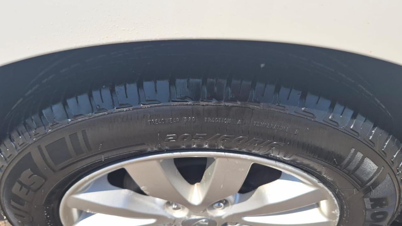 2012 Kia Rondo EX, 4 CYLINER, ONLY 95KMS, AUTO, ALLOYS, CERTIFIED Photo
