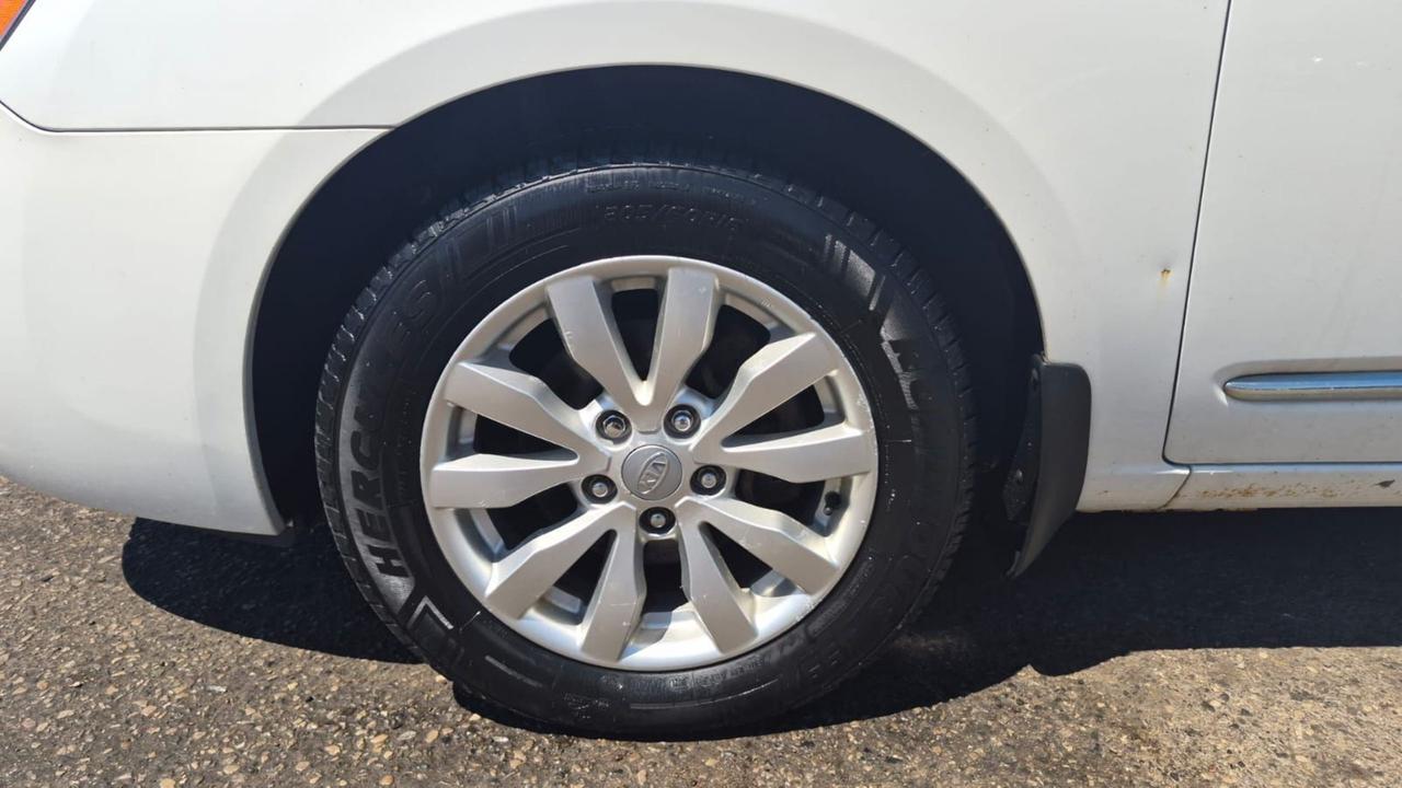 2012 Kia Rondo EX, 4 CYLINER, ONLY 95KMS, AUTO, ALLOYS, CERTIFIED Photo