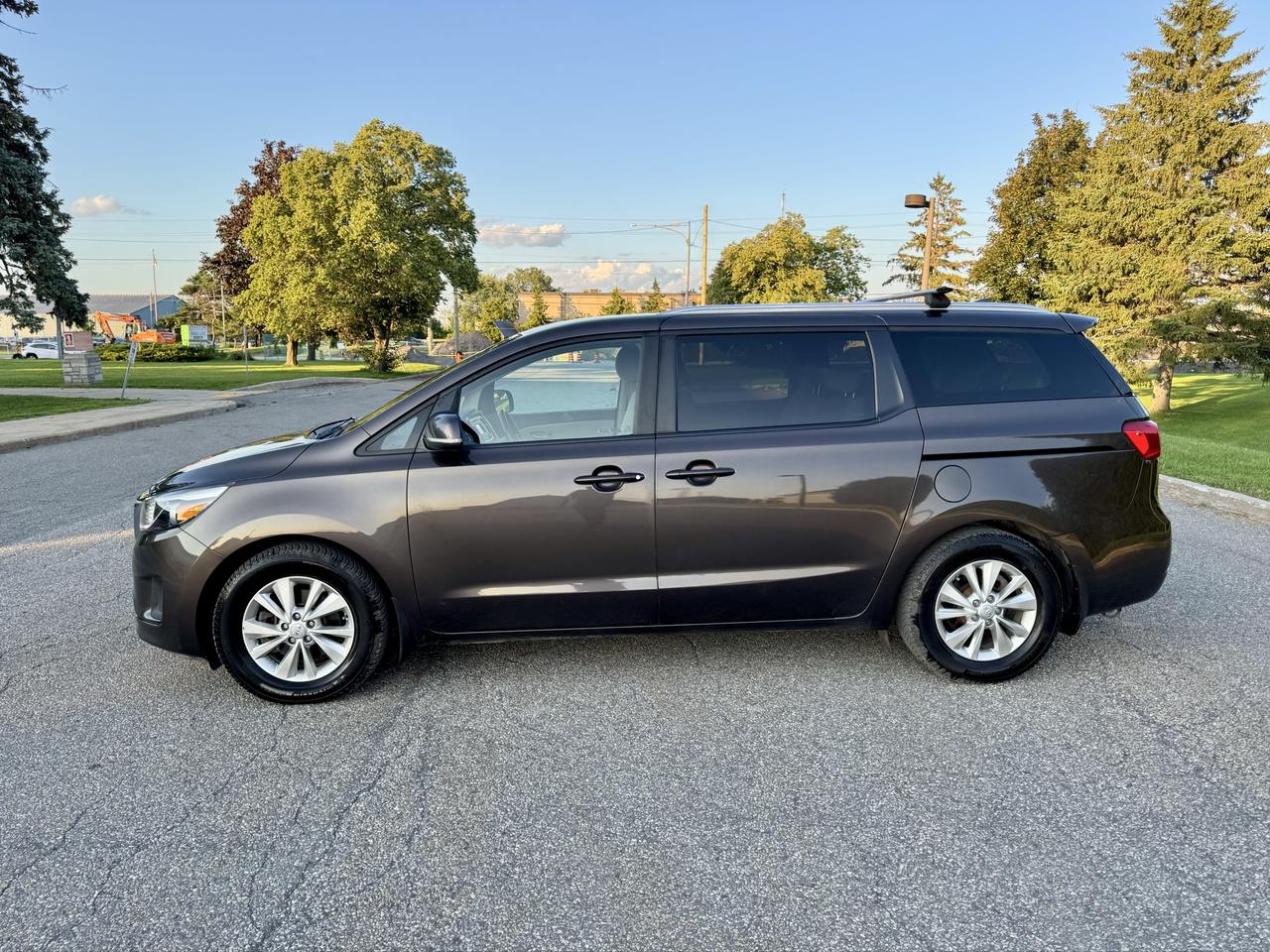2016 Kia Sedona LX - 8 Passenger - Photo #1