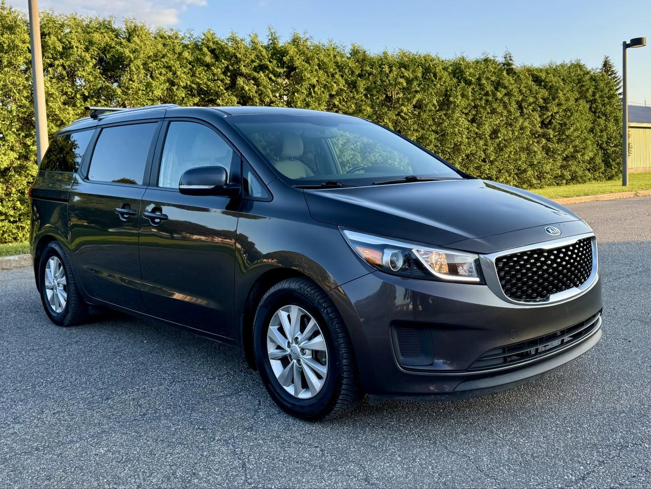 2016 Kia Sedona LX - 8 Passenger Photo